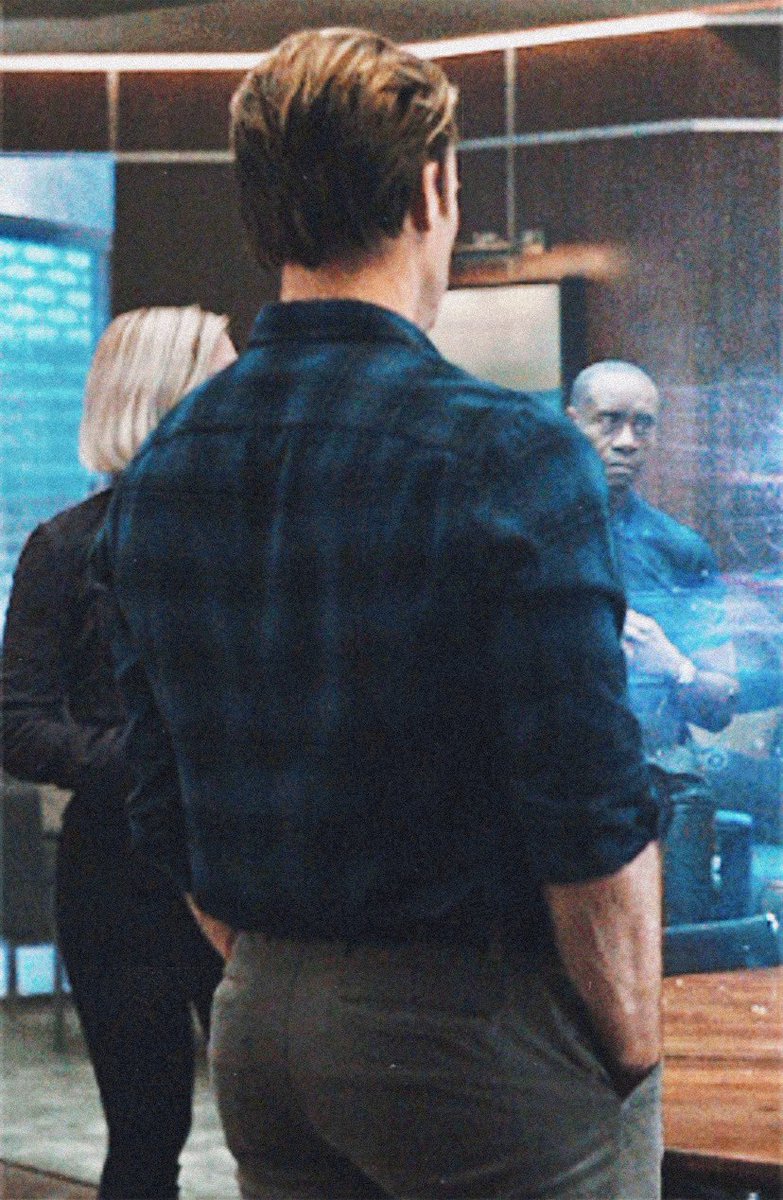 evanschain's tweet image. here's an appreciation tweet for steve rogers' thicc ass in endgame 🍑