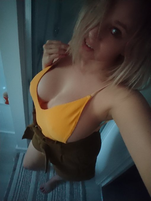 I'm heading on  Adultwork for cam or calls from 430pm today 💦 join me 💋 or sign up for my pages &amp; Get<a href="/tag/webcam"class="tags"><span>#webcam</span></a>