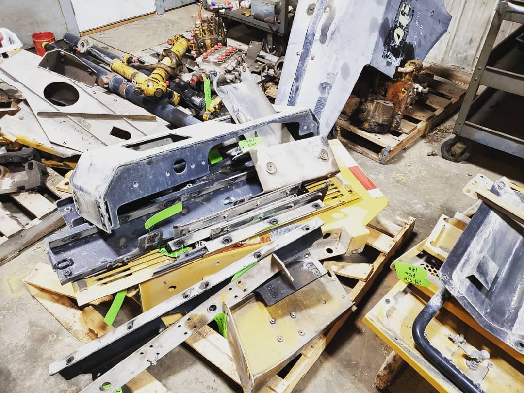 CroweEquipment's tweet photo. How do you part out a 140M? The answer is pretty simple, one piece at a time! This one is starting to look pretty bare! #CroweEquipment #CatEquipment #HeavyEquipment
#ConstructionEquipment #MiningEquipment #Cat140M #Caterpillar140M #140M #Grader #CatGrader #140MGrader #GradeWork https://t.co/nYE0EHgNSN