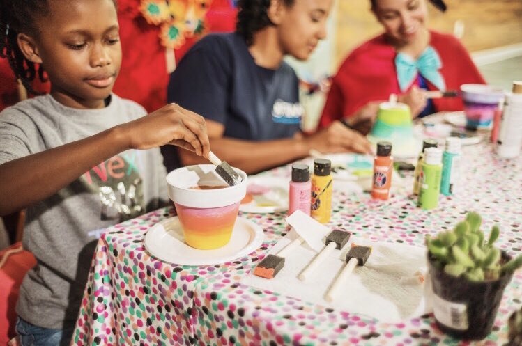 cltkidsfest's tweet photo. Pinwheel Polly loved painting & planting with our friends from @TIAA
Don’t forget to tune in next Wednesday when we will be creating caterpillars with our friends from @Walmart
#cltkidsfest https://t.co/7GWUAnwK21