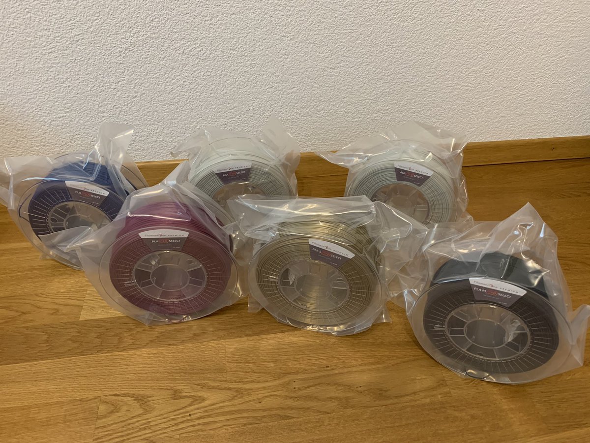 3DMakerHub's tweet photo. Today I got a nice package from @FilamentOne_EU . Some silk gold and glint purple as well as other stuff. Lets see how it prints. #3dprint #3dprinting #filament https://t.co/VGZHJUd9EM