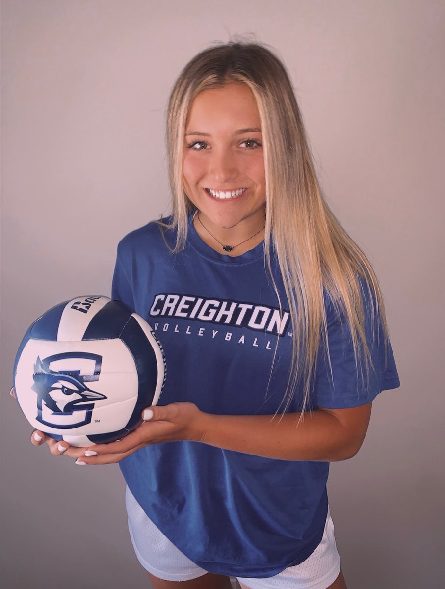 Sky_mccune's tweet photo. I’m staying home☺️ Very excited to announce I have verbally committed to further my education and volleyball career at Creighton University!! So grateful and thankful for my family, friends, and coaches who have supported me throughout the years! I cannot wait to be a BLUEJAY💙🐦 https://t.co/RiJxEXHHYM