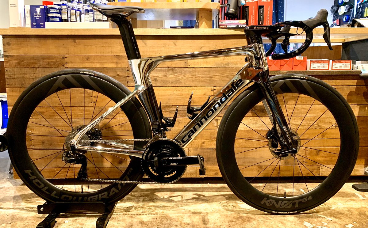 Sasayan19's tweet image. あとは細かな調整でほぼ完了…お待たせしました🙇‍♂️
#cannondale #systemsix #platinum #custom