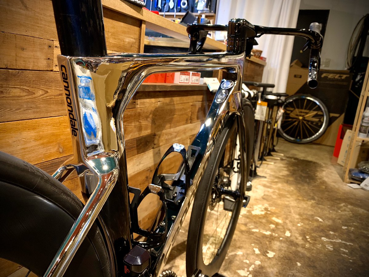 Sasayan19's tweet image. あとは細かな調整でほぼ完了…お待たせしました🙇‍♂️
#cannondale #systemsix #platinum #custom