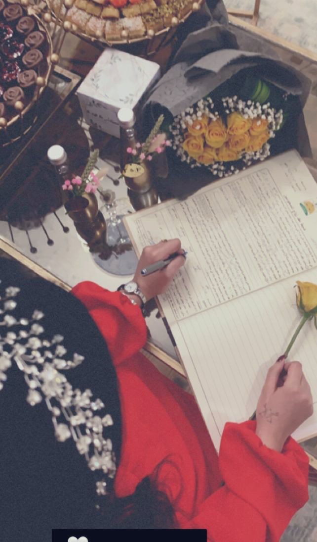_Ti900's tweet photo. الحمدلله الذي بنعمته تم الصالحات تم عقد قراني على من أختاره ربي شريكاً لحياتي اللهم أجعله عقدًا تنعقد به سعادتنا 💍❤️ https://t.co/5g8nQnyWqa