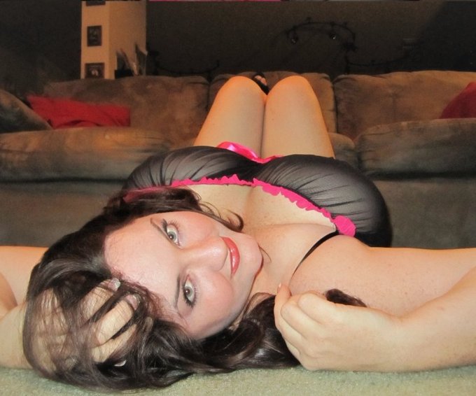 Who remembers this throwback from 2010? Visit my paid OnlyFans to see more from this set!  https://t<a href="/tag/mvsales"class="tags"><span>#mvsales</span></a>