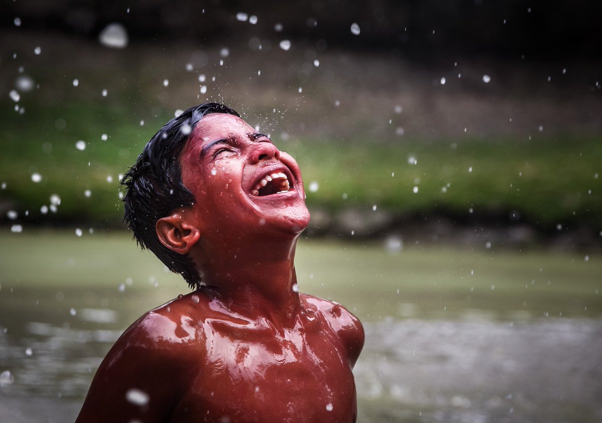 One of the luckiest things that can happen to you in life is, I think, to have a happy childhood.

#childhood #happiness #luckyYou pic.x.com/n6BvJtlZGE