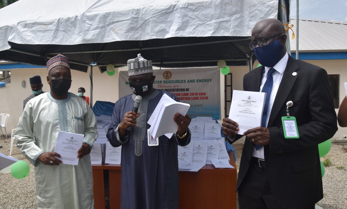 NewsanPlateau's tweet photo. Kudos Plateau State!!!
👏👏👏👏👏💃💃💃💧💧💧
 
Still in the lights of the 2020 democracy day, the Plateau State Ministry of Water Resources and Energy under the chairmanship of  the Plateau state Government @ProfDanladiAtu, https://t.co/ToxVn4U5PD