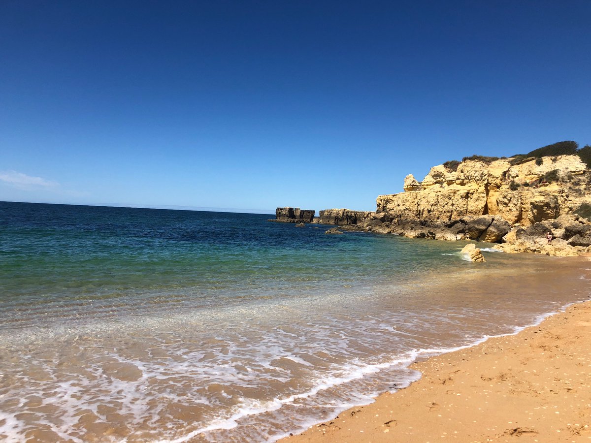 _lulublue_'s tweet photo. #PraiaDoCastelo #CastleBeach #Albufeira #Algarve https://t.co/0QnPa0D4LI