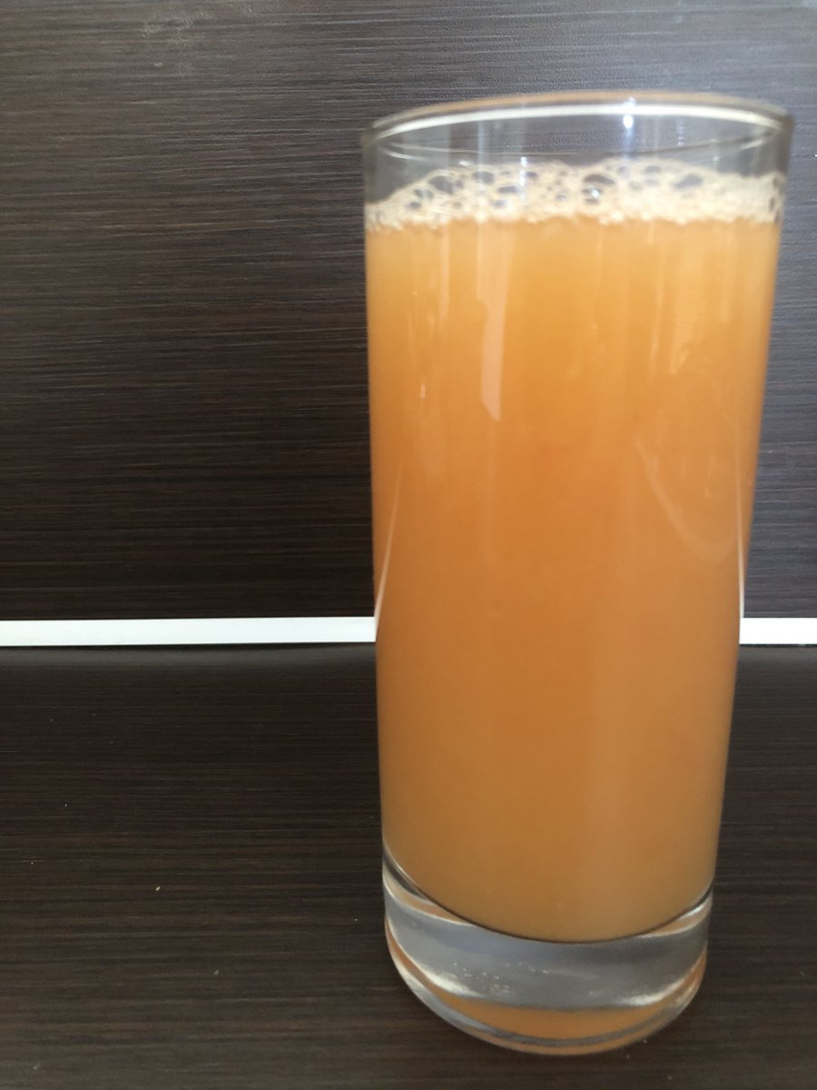 carst1986's tweet photo. Wekelijkse verzuring!
-1 grapefruit
-1 sinaasappel
-3 limoenen
-4 citroenen
#grapefruit #sinasappel #limoen #citroen #fruit #healty https://t.co/S6E2qgf8rR