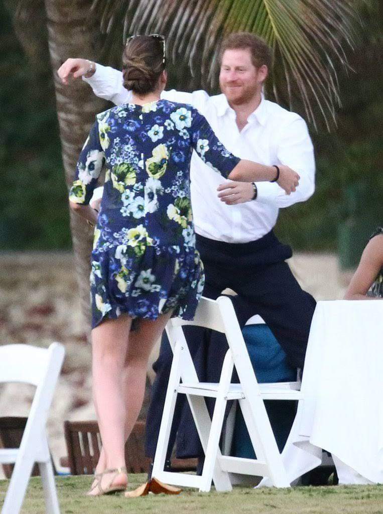 aliya_Hshah's tweet photo. Babysitter of #Archie got too cosy with H!' #MeghanMarkle's friendship with #JessicaMulroney was over before 'white privilege' controversy' https://t.co/m5k9yRCuEC https://t.co/U3tH5TX06S
#Megxit madam had possibly intercepted the unchaste fab 4 of #Canada #Trudeau #IDOREDO #CTV https://t.co/7fSFTWN65H