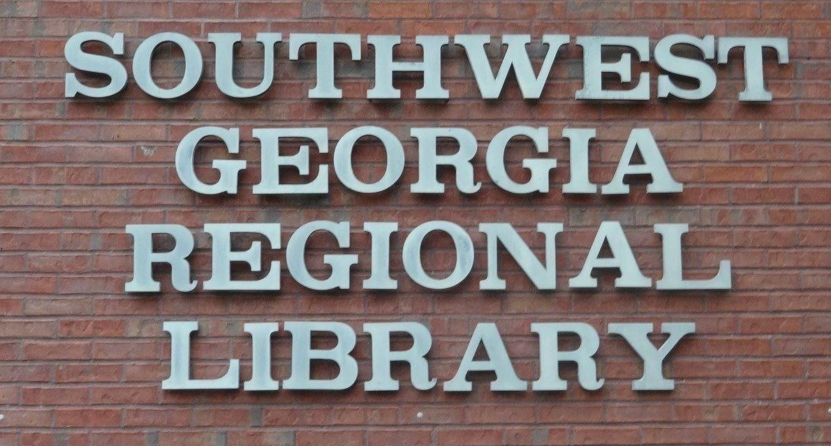 SWGRL's tweet photo. The Southwest Georgia Regional Library will begin curbside service in all of our libraries on Wednesday, June 24th. Learn more at https://t.co/TuIJpZMaW4. #GeorgiaLibraries #ImagineYourStory #Reading #books #SummerReading #COVID19 https://t.co/HUOl0040O5