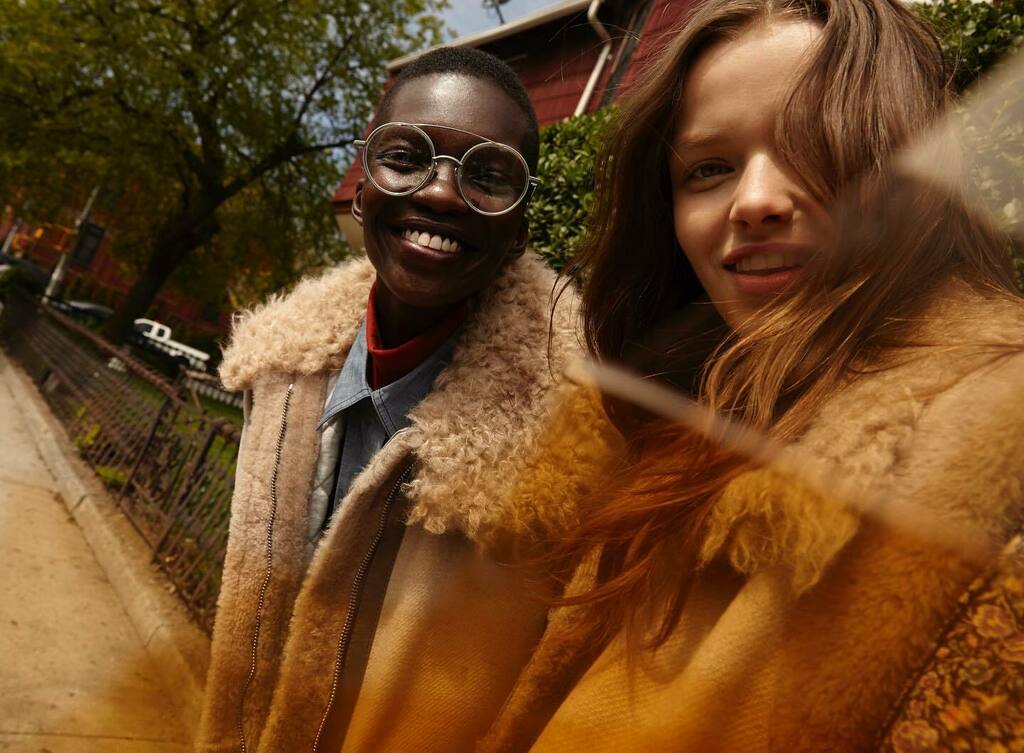 SchonMagazine's tweet photo. Suburbia
https://t.co/EK3jNjgRBB
photography.@Dannny.Lim
fashion. @anthonypedrazastylist
models.#achokmajak + @marielouisewedel
make up. @ToruSakanishi
hair. @KiyoIgarashi
casting. #x2Production
#SchonMagazine #fashioneditorial #TBT #Throwbackthu… https://t.co/lhjCEmfVnE https://t.co/qDAGohn6w6