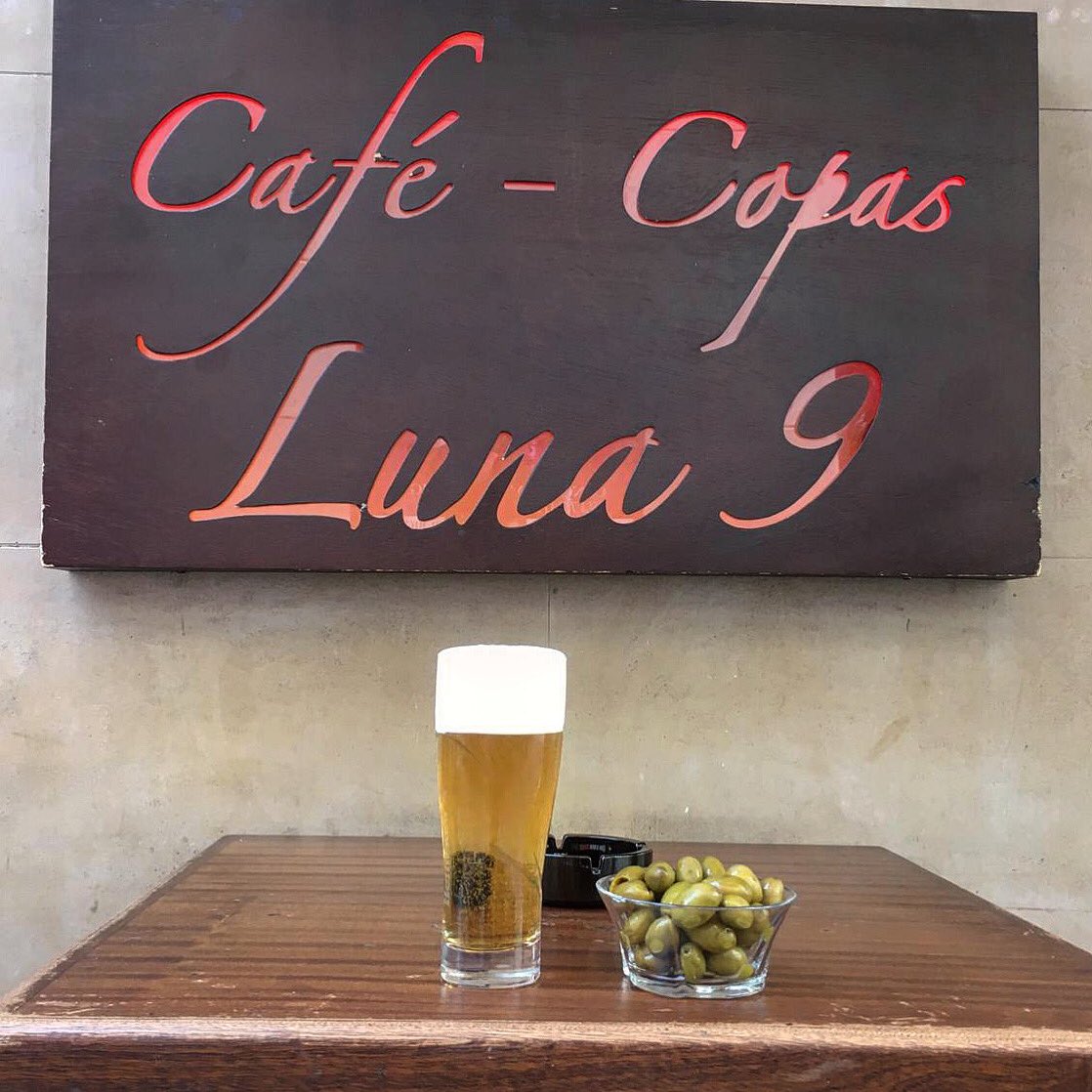 ¡Una combinación 10 para celebrar el #díamundialdelatapa! 🥳🥳🥳 Aceitunas de <a href="/elserranillo/">El Serranillo</a> y una buena cerveza 🍺 ¿Nos acompañas? 😜