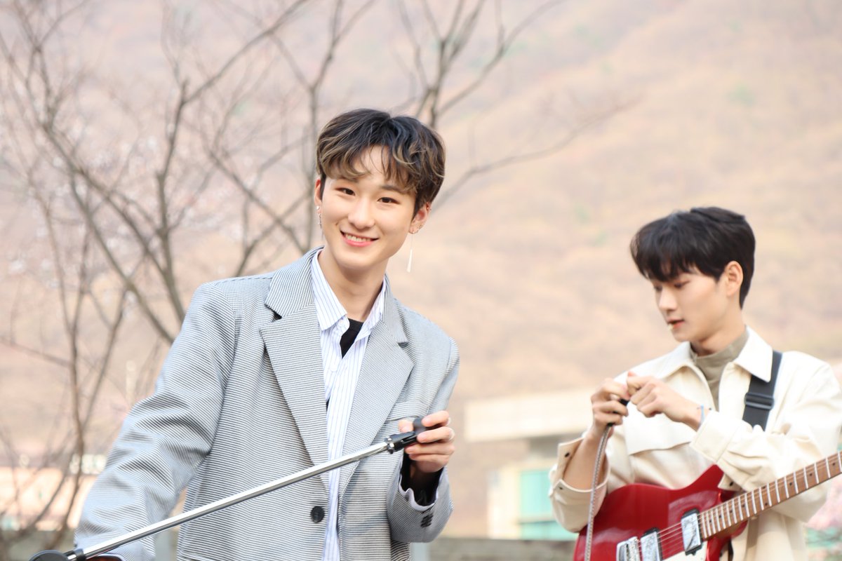 w24ever__'s tweet photo. 190411 
The most beautiful boy♡ 
#HBDaaron #HappyAaronDay #생일축하합니다아론 #TheSunofEvery #w24 
@Band_W24hours ♡ https://t.co/NtNl7rU0Wg