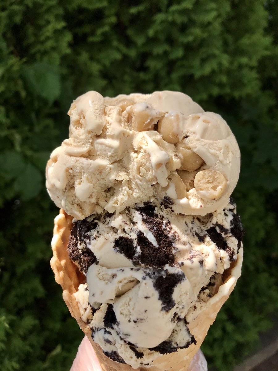ACreamery's tweet photo. Hannah says “Coffee Oreo” is the best... Maddie says “Coffee Cookie Dough” is the best... what do YOU think?! Let us know in the comments below🐮 https://t.co/udmmvRj580