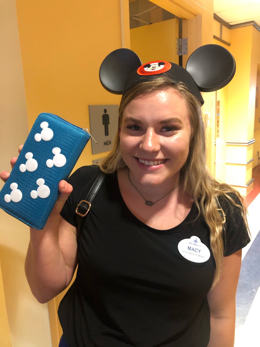 sdsmt's tweet photo. Industrial Engineering &amp; Engineering Management major Macy Ziegler interned at @WaltDisneyWorld Resort, building and forecasting schedules for 70,000 cast members. Next up: a summer internship with @L3HarrisTech.
#southdakotamines #sdsmt #sdmines #sdminesinternships https://t.co/tCyW4xr4kB