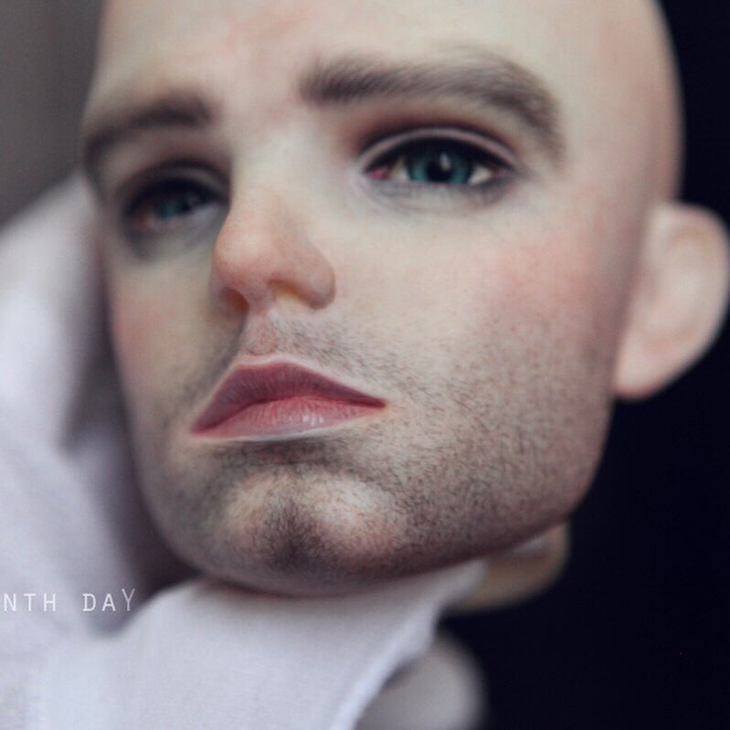 Story7days's tweet photo. I don't accept that anymore, I just post it because it's fun. Can you guess who it is? 😏
I was overwhelmed by the demands, and mimicking those details was delicate and boring work, including asymmetrical detail.🤣
+
#bjd #bjddoll #bjdfaceup #bjdmakeup #doll #faceupartist #faceup https://t.co/aFPBCUUZI4
