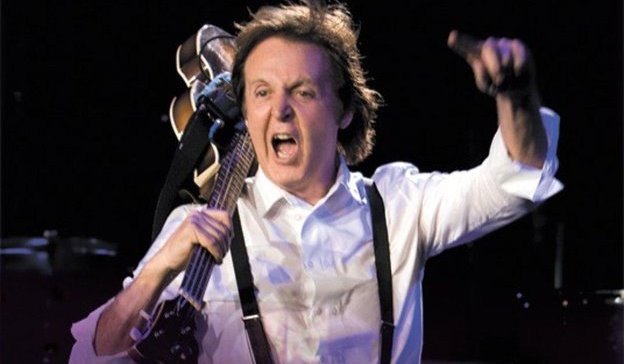 ImagenRetro's tweet photo. Un día como hoy pero de 1942 nace Paul McCartney, integrante de The Beatles y uno de los músicos más importantes de todos los tiempos. ¡Felices 78 años! #PaulMcCartney 🎂🎉 https://t.co/nYAPwJoA2C