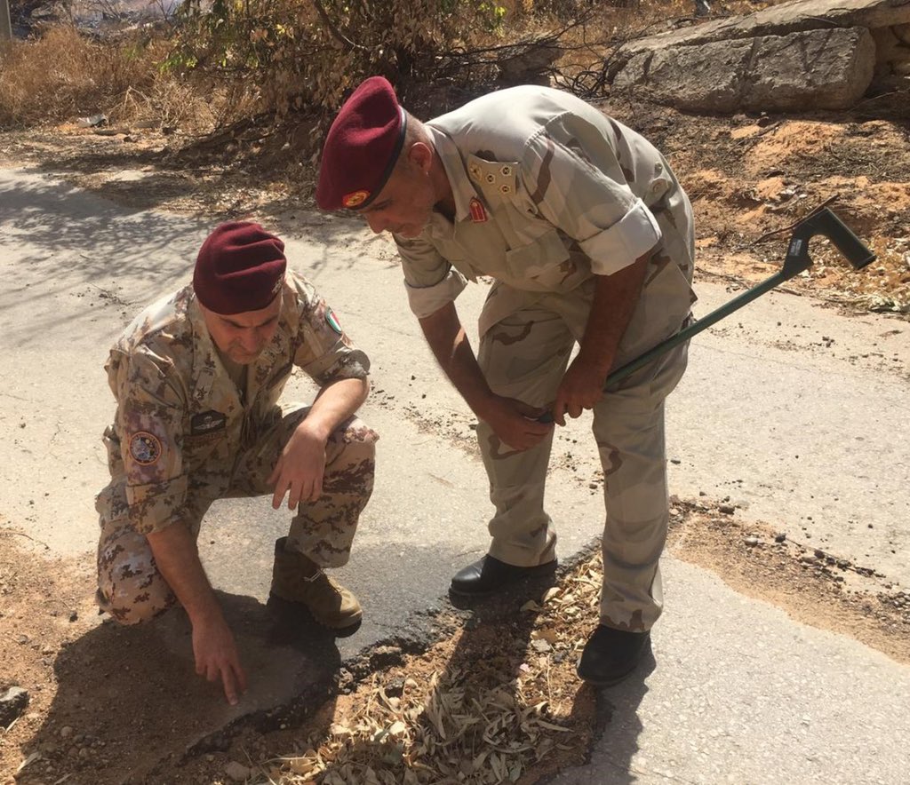 CiroNappi6's tweet photo. Un buon lavoro ai nostri uomini della missione #MIASIT impiegati nella nobile opera di sminamento in #Libia a #Tripoli. E' sempre un piacere aiutare i nostri amici e fratelli libici. L'Italia e gli italiani vi amano, ce la faremo insieme. Dobbiamo fare e dare di più. 🇮🇹❤️🇱🇾 https://t.co/ejNzvOIgyV