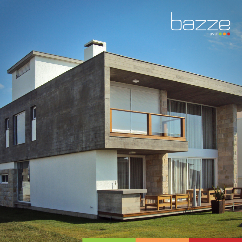 BazzePvc's tweet photo. Para fechamento dos vãos foram utilizadas as esquadrias de PVC da Bazze PVC em grandes panos mantendo os belos visuais para as áreas verdes do condomínio, fortalecendo a relação com o exterior. Belo projeto do escritório @proaarquitetura Interiores/decoração: Studio A https://t.co/jkhThBq9I3