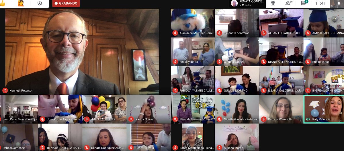 At our Tlalpan Preschool virtual graduation ceremony.  Congratulations graduates!!!!