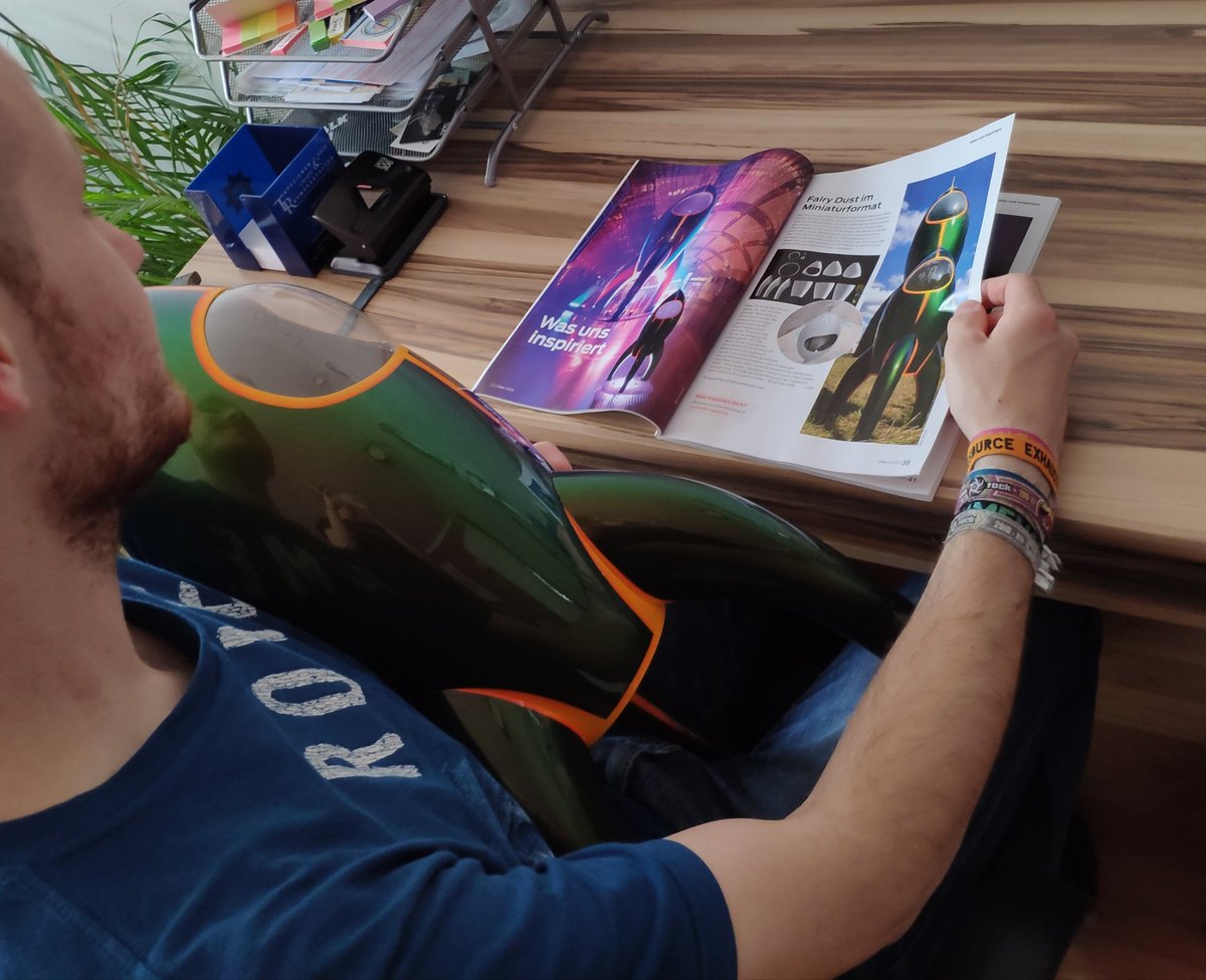 MetaRipper's tweet photo. Natürlich musste ich ihr den Artikel auch gleich zeigen. https://t.co/vo5Tl8hwFy