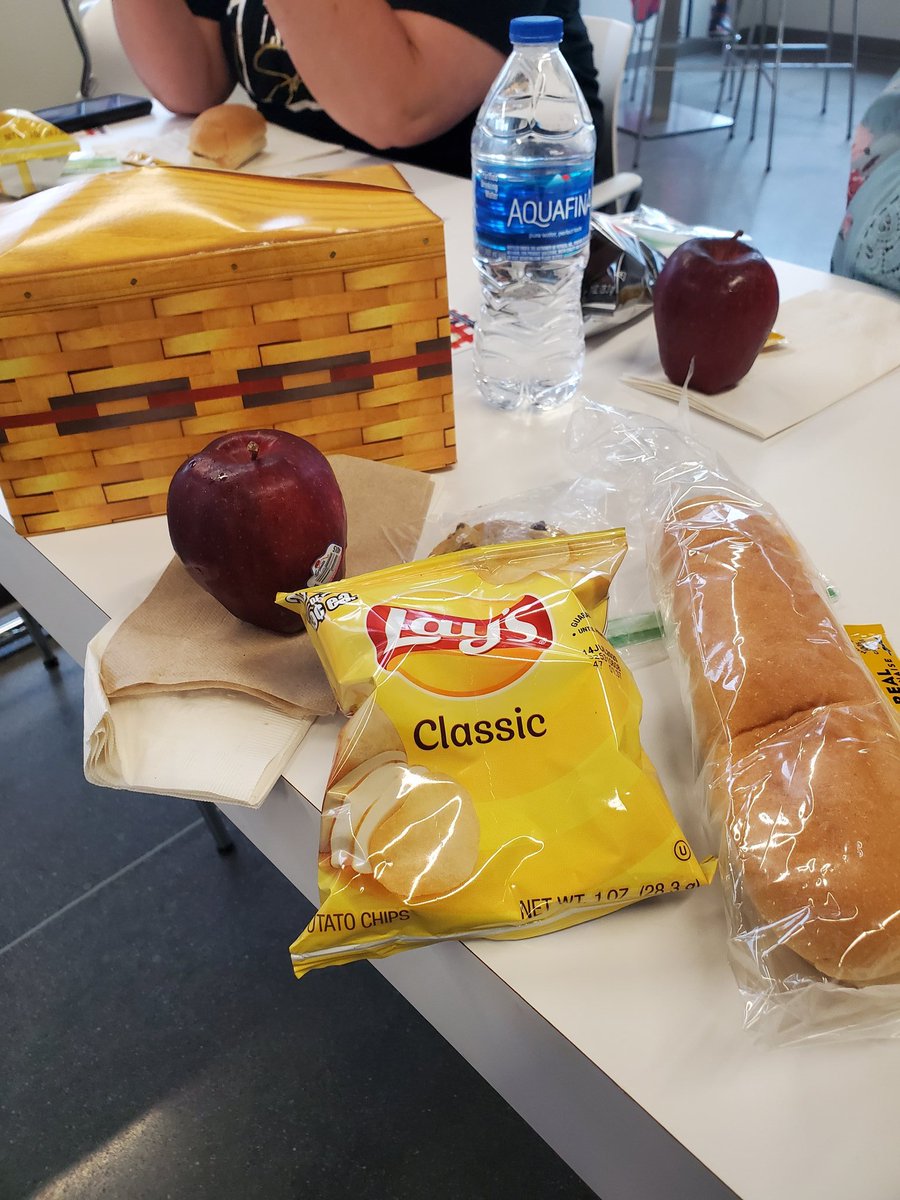 SMooreHomeSales's tweet photo. #NRInternationalPicnicDay
#NoPlaceLikeNebraskaRealty https://t.co/fmAHHN8PoT