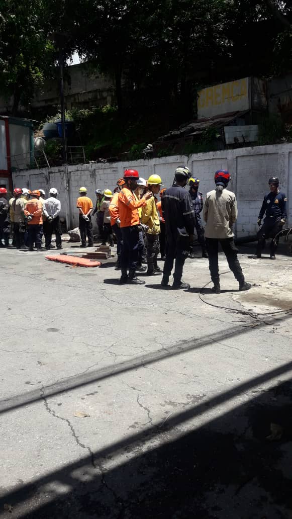 Ya en el 4to. Día de actividades más de 120 técnicos de diferentes Organismos y Organizaciones se han actualizado en técnicas  y uso de equipos para operaciones de rescate urbano. <a href="/fevesarpdte/">FEVESAR PRESIDENCIA</a> <a href="/fevesar_ong/">FEVESAR</a> <a href="/PCivil_Ve/">Protección Civil</a> <a href="/FEVESARCAPITAL/">FEVESAR CAPITAL</a> <a href="/ISABATINO/">irene sabatino</a> <a href="/GIGANTE_VERDE/">EVERTH CELIS</a>