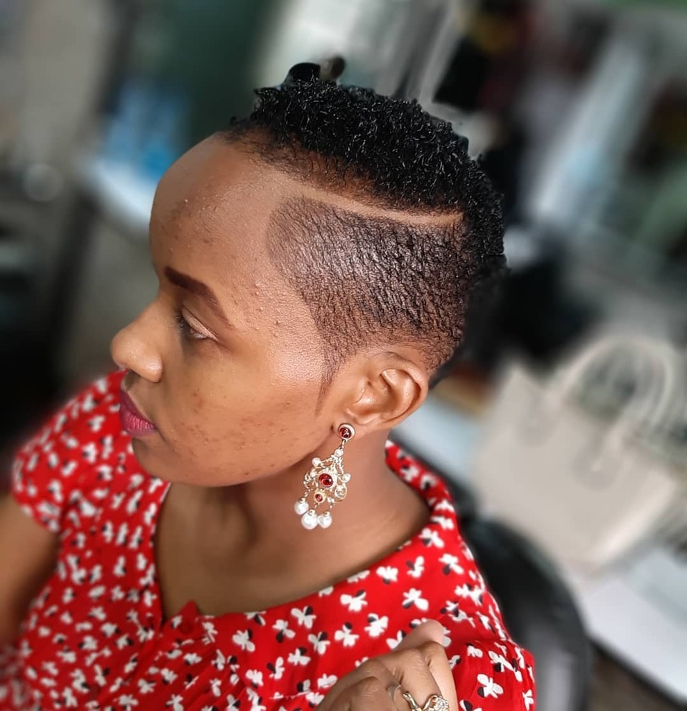 #The_great_talented_hands🙌 ....@joseecutz 😊😊 #always  #work #impossible  #done  #perform  #freshcut #ladieshaircut
#barbershopconnect #barbernations #barberintown #barbershopintown #barberforlife #barbers #barberconected😎😊 instagr.am/p/CCK1HTZlVKy/