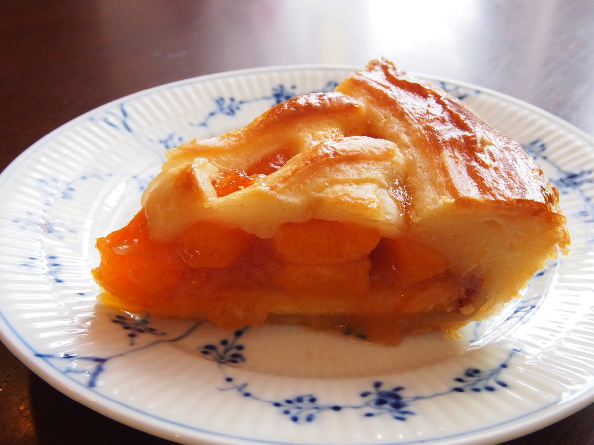 Garland アプリコットパイ焼き上がりました 長野県産杏 アプリコットパイ アプリコット あんずのパイ
