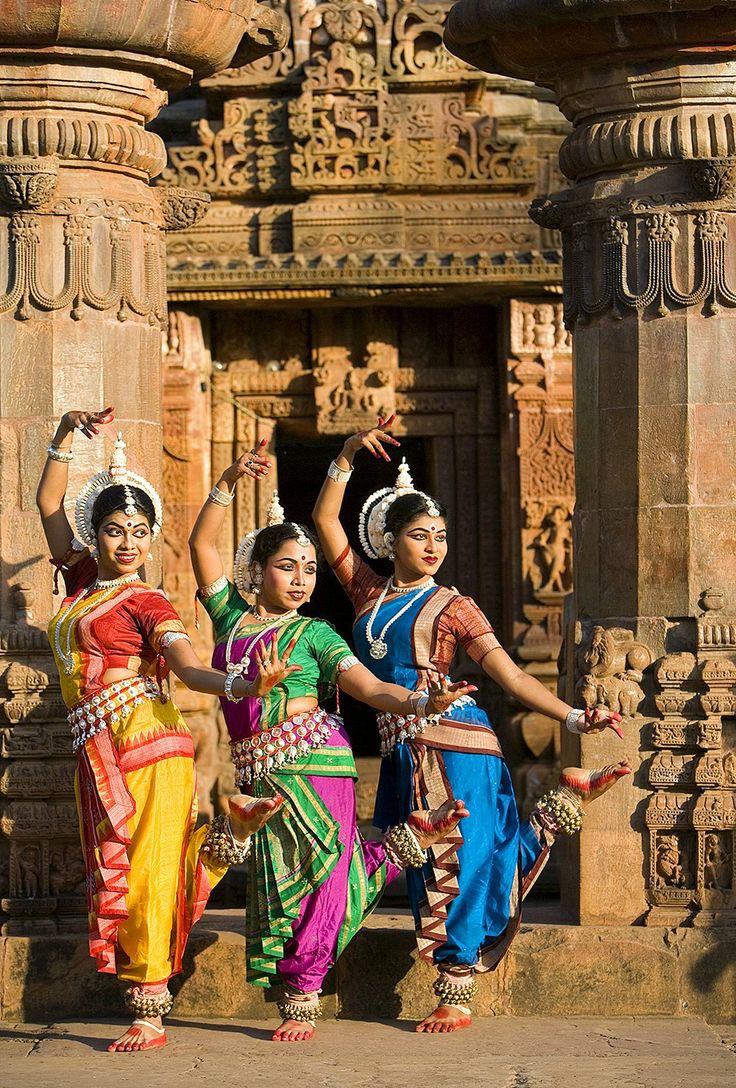 this is a dance from Odisha called odissi!! it has similarties with Bharatanatyam in clothing but no if u look closely you will notice the difference !!