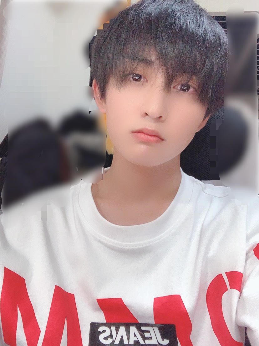 この度、個人公式Twitterを始める事になりました〜 グループのことは