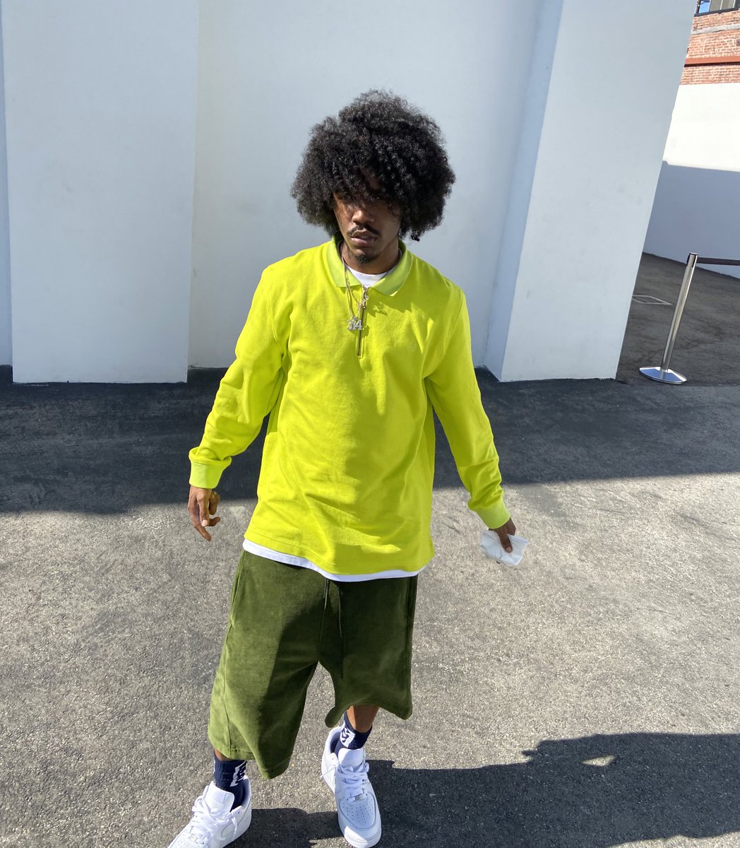 smino's tweet photo. “ say she smell da green on me . “       💚📟 https://t.co/S0m5DRAK4P