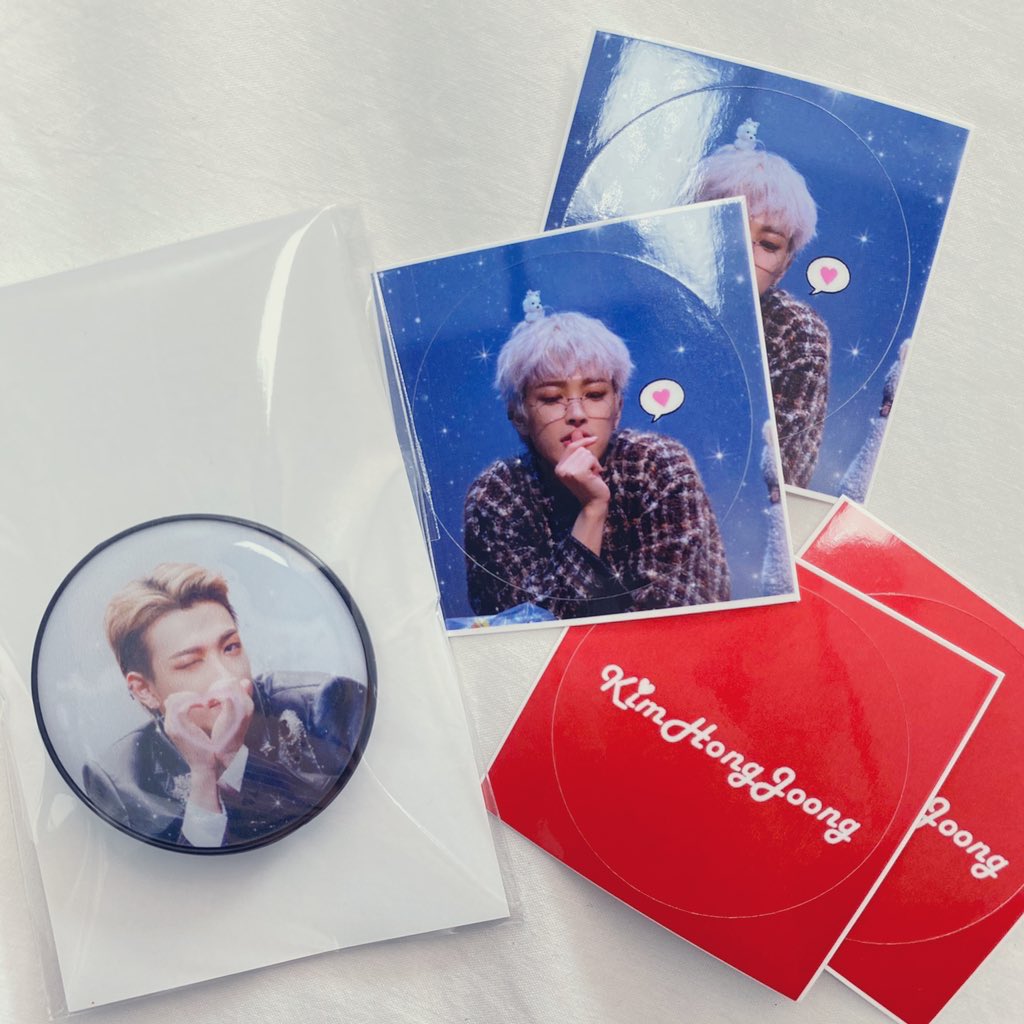 lovedusthq's tweet photo. ph go ¦ memoire 2nd cheering kit stock sale
ㅡ @981107memoire 

˖ 1600 php - cheering kit
˖ 800 php - griptok
˖ accepting orders until 7/14
˖ fast eta
˖ with freebies from us

♡˕ order link : https://t.co/Sj1EaKVlkv
[ #lovedust_go #ATEEZ #에이티즈 #HONGJOONG #홍중 ] https://t.co/fZJRyEGkUN