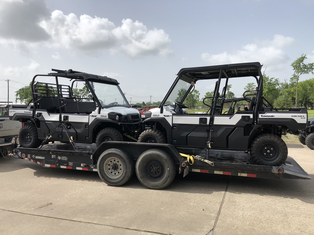 MainlandCycleCe's tweet photo. A couple of Mule Pro DXT Diesels sold to a commercial client. Soon to be proving their Kawasaki Strong durability to the petrochemical industry. #MainlandSoldit #MuleProDXT @KawasakiUSA @MainlandCycleCe https://t.co/KdR48HZ0op