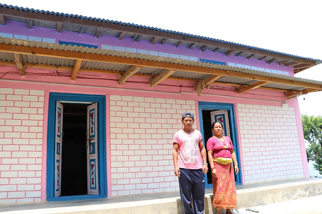 Sushilgyewali's tweet image. पुनर्निर्माण सम्पन्न भएका घरको संख्या पाँच लाख नाघेको छ । तेस्रो किस्ता अनुदान लिनका लागि प्रमाणीकरण गरिएका संख्या ५ लाख ८७ हजार पुगेको छ । त्यसैले पुनर्निर्माण सम्पन्न भएका घरको संख्या अझ बढ्नेछ ।