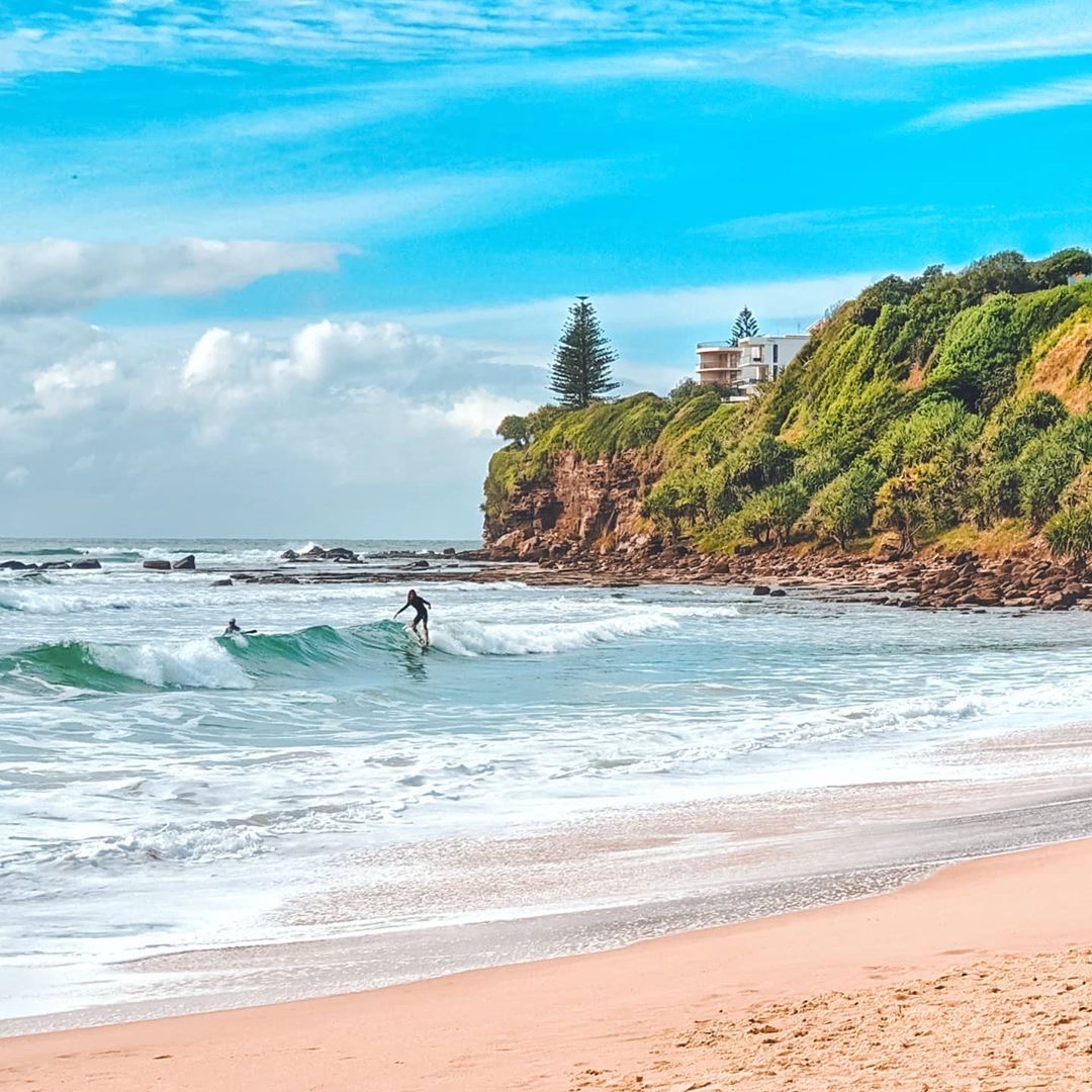 sunshinecoastoz's tweet photo. Nothing compares to a morning in #MoffatBeach. This vibrant little strip of alfresco  cafes and restaurants full of chatty locals, classy accommodation and a famous surf break is like no other. Have you been? 🏄 
#visitsunshinecoast by @anitaski https://t.co/ktVrHAI57t