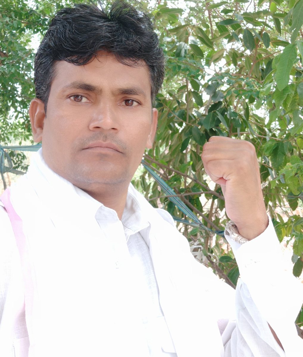 RoatKantiBhai's tweet photo. व्यक्ति को दबाया ,खरीदा, मजबूर ,या मारा जा सकता है, मगर विचारधाराको न दबाया खरीदा, मजबूर और ना मारा जा सकता है अपने और पूर्वजो के विचारों पर अडींग रहो कामयाबी का फल आने वाली पीढ़ी को हो सकता है 
मन विचलित फिसलन क्षण भर का होता है हानि बड़ी हो सकती है स्वयं और समुदाय को🙏🏹
#जोहार https://t.co/hIdV2NCyZg