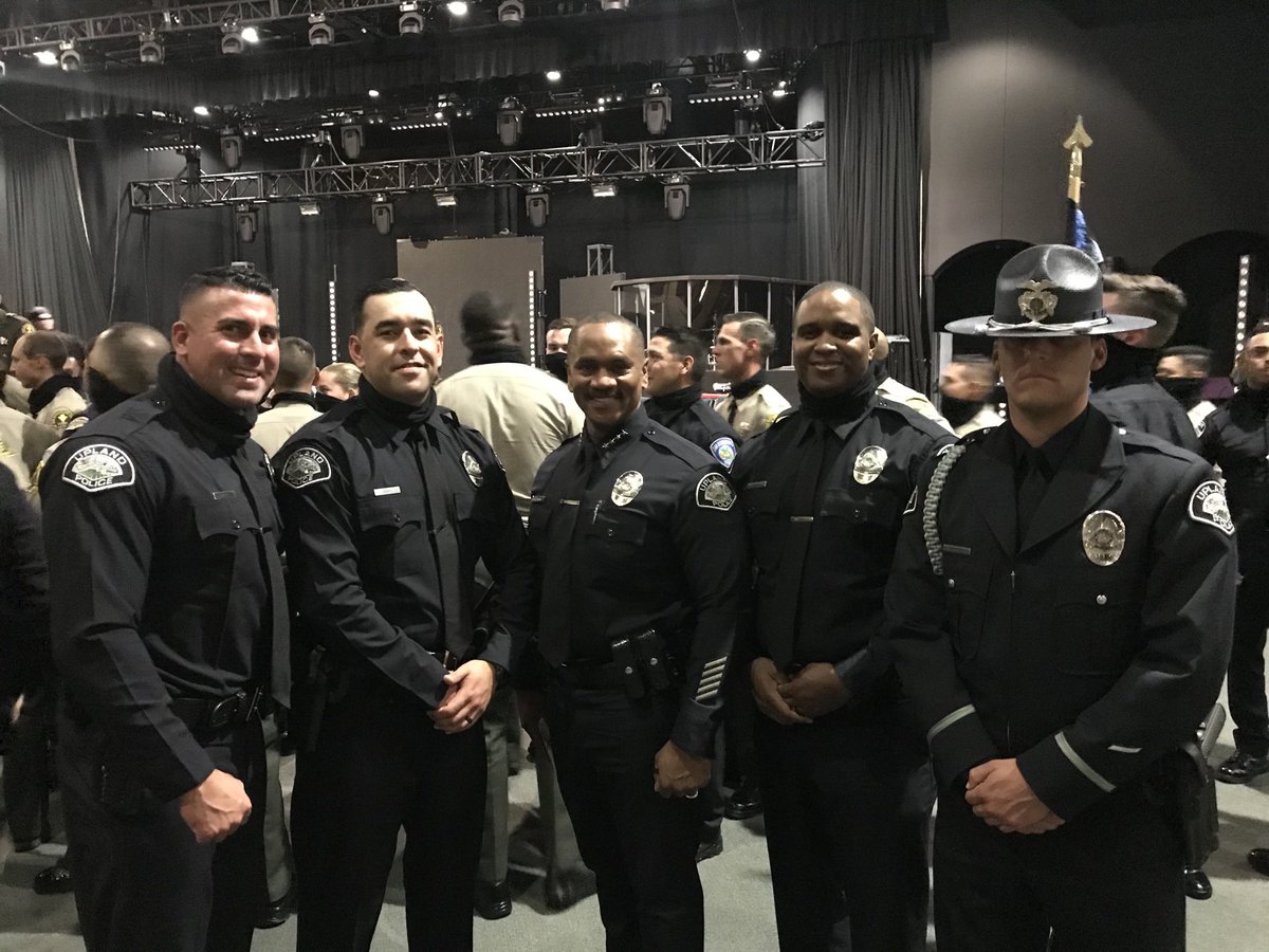 SBPD_CHIEF's tweet photo. ⁦⁦@UplandPD⁩ proudly welcomes our newest officers to the family! Tonight (L to R) Marco Cobian, Jason Ramirez &amp; Antonio Banks graduated the San Bernardino Co. Sheriff’s Academy. 

Officer Sam Corduff was a guest tactical officer &amp; helped our members succeed! https://t.co/6DMw8KQv5b