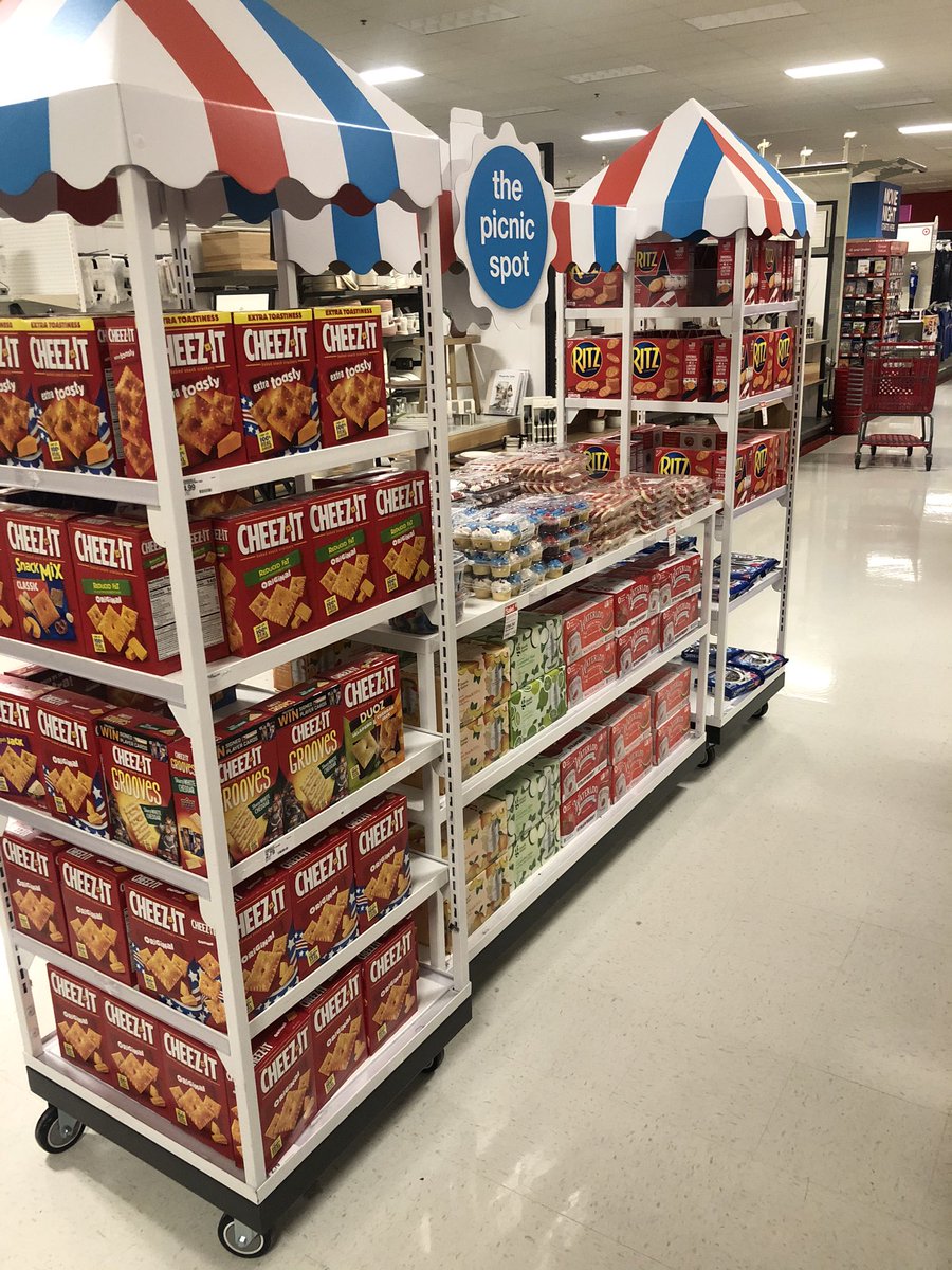 TheTargetBrian's tweet image. We are 4th of July ready. We can’t wait to bring joy to our guest and celebrate a amazing holiday. #brand4daze#getallofthemonies#dreamteam.@RachelH1842 @palayeva @Audrey_Och