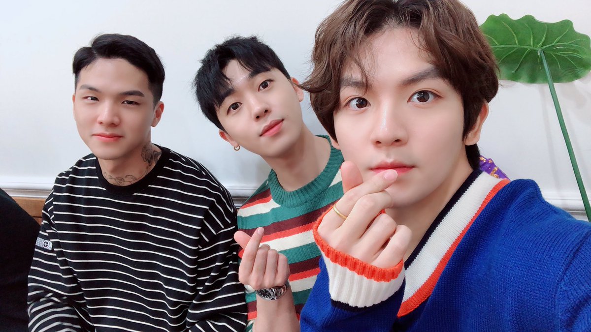 Claramente soy un desastre con estas cosas porque me cuelgo y termino posteando una vez cada mil horas   #Hourly_TEENTOP