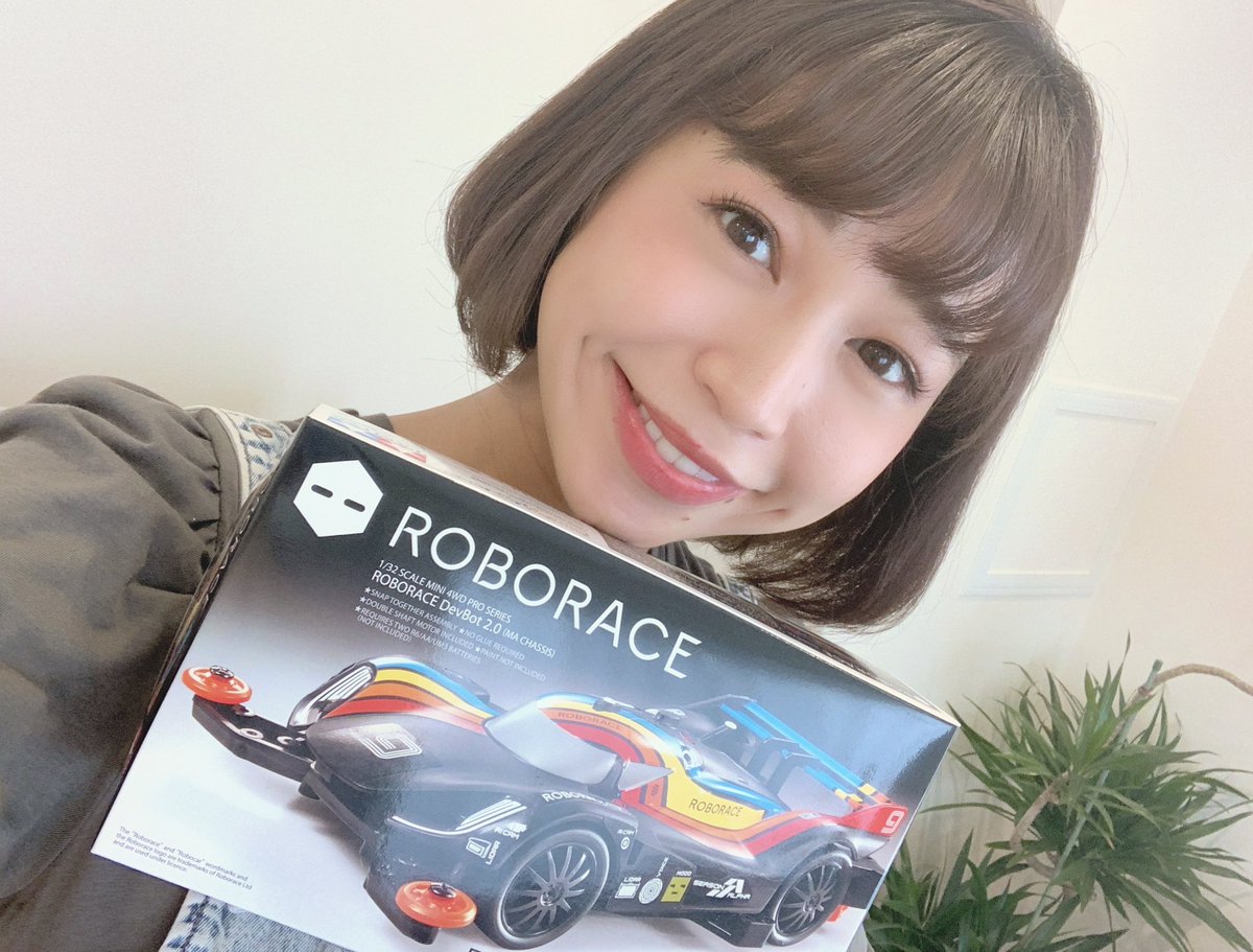 kae_hiromi's tweet image. 遂にROBORACEをゲットしました〜💛🤍❤️🤍💛😆✊🛠
嬉しい嬉しい！！
ちゃんと作れますように✨✨😊🏁
#mini4wd #ミニ四駆好き集まれ
#ROBORACE  #ミニ四駆