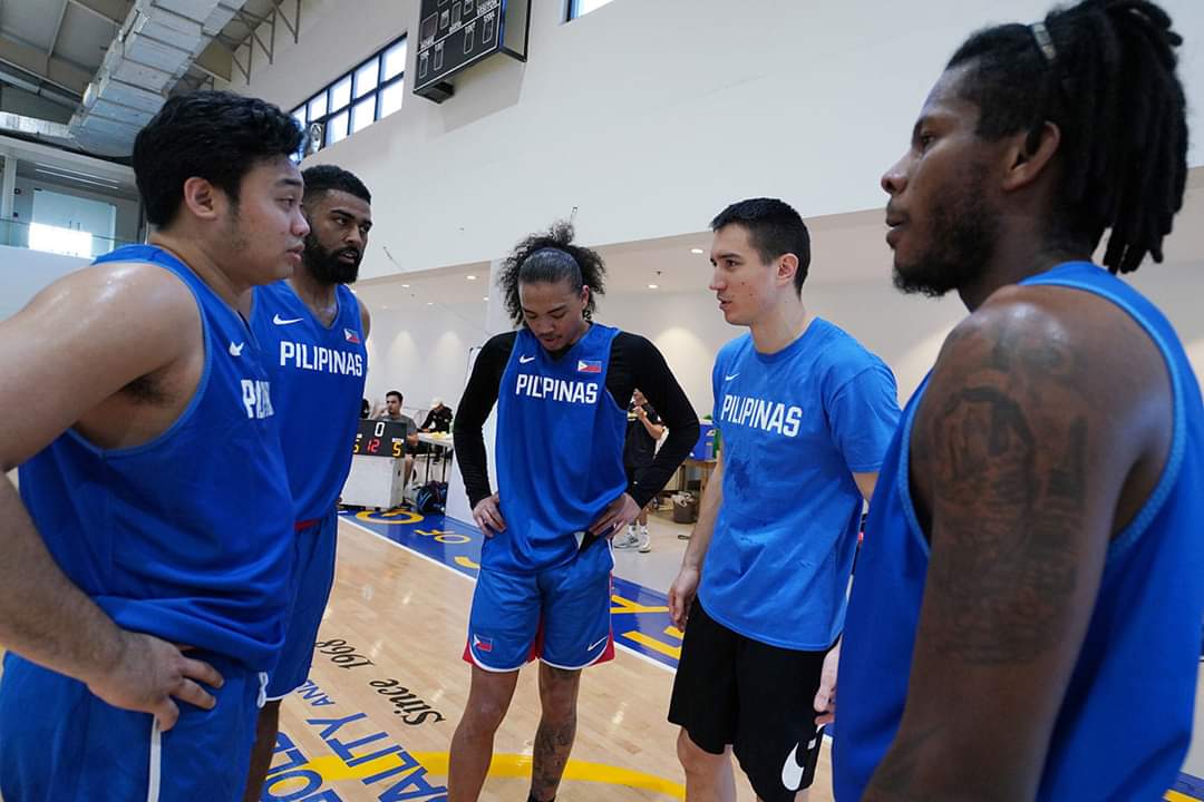 The Inter-Agency Task Force on Emerging Infectious Diseases (IATF) gave basketball, football teams green light to resume practices, conditioning, says President spokesperson Harry Roque  

📷 Courtside Philippines/ Chooks-to-Go Pilipinas