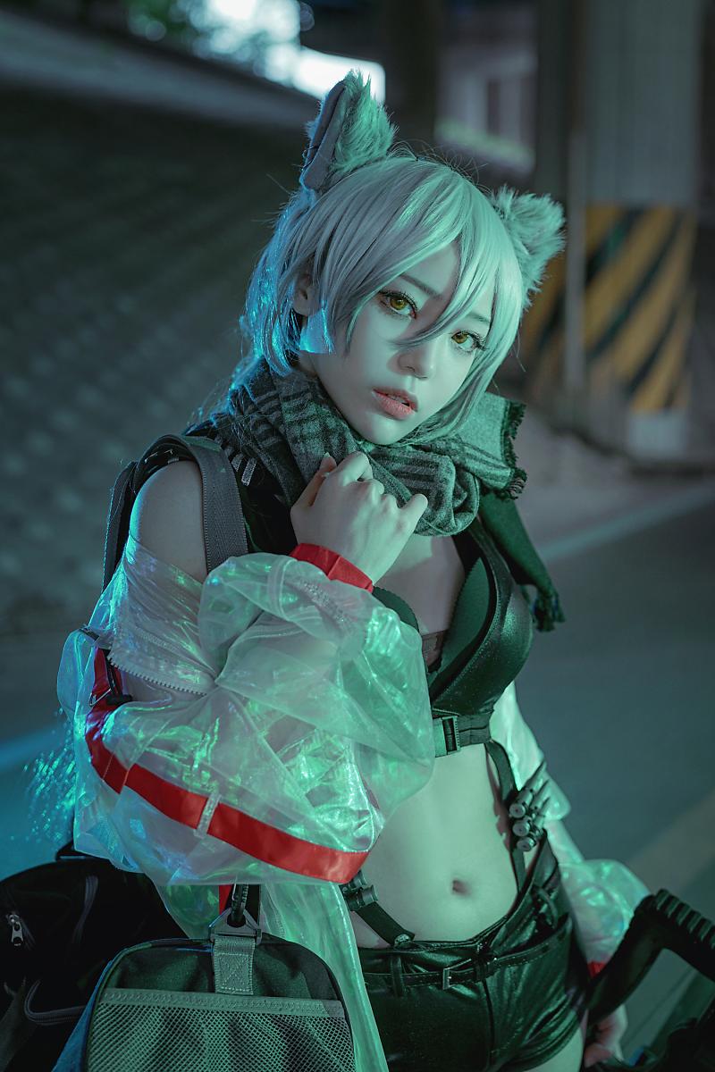 weare_csl's tweet photo. Don't let your guard down, even on base, Doctor.
See more: https://t.co/GZrphyw8NH
Photos 📷 Mellisa
#cosplay #csl #nosom #arknights #schwarz #노슴 #명일방주 #슈바르츠 https://t.co/2MWxJJouvv