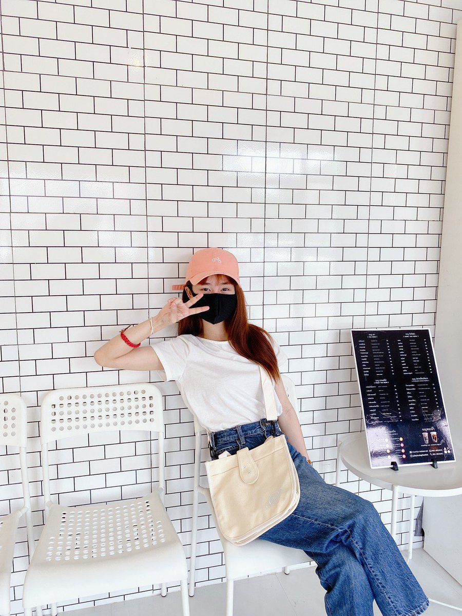 Coopershopp's tweet photo. ขอบคุณรีวิวน่ารักๆจ้า🤍🤍
#พร้อมส่ง กระเป๋าสะพายข้าง Star Feather💫💫
🚩ราคาใบละ 190
🚩ขนาด 25*23cm
🚩เป็นกระดุมแต๊บจ้า
🚩มีช่องด้านในจ้า
🚩ไอแพดใส่ได้จ้า
🚩วัสดุ ผ้าแคนวาส
🚩ปรับสายได้จ้า
🚩สีดำ-สีครีม
#กระเป๋า #instockcooper #กระเป๋าสะพายข้าง #กระเป๋าผ้า #กระเป๋าพร้อมส่ง https://t.co/Eg15W6cMJQ