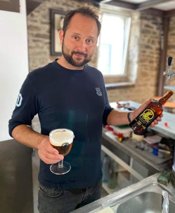 Karent_Kat's tweet photo. la F-orge ! 🍺
Nouvelle brasserie locale & artisanale
-Venez comme vous êtes et surtout comme vous voulez 🛸🪂🛴🚘
▫️découvrir 🤩
▫️déguster 🍻
▫️emporter 🚚
Une bière réalisée sur place dans une ancienne forge au centre de #Plouarzel 🧱⚒️
#Bretagne #Finistère #Biere #tweetpub https://t.co/gtUETPjWNx