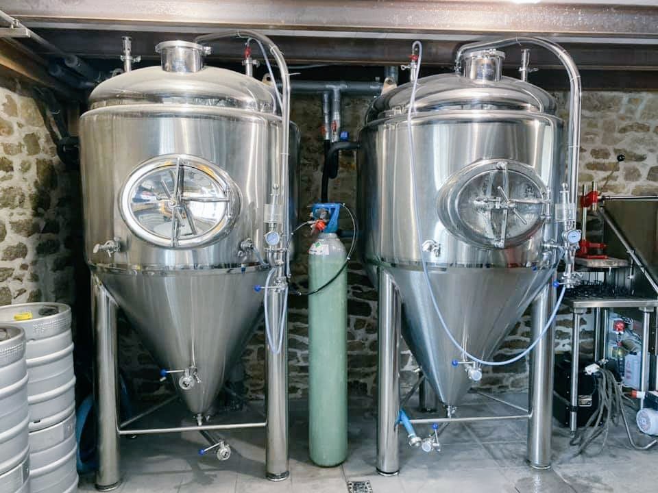 la F-orge ! 🍺
Nouvelle brasserie locale &amp; artisanale
-Venez comme vous êtes et surtout comme vous voulez 🛸🪂🛴🚘
▫️découvrir 🤩
▫️déguster 🍻
▫️emporter 🚚
Une bière réalisée sur place dans une ancienne forge au centre de #Plouarzel 🧱⚒️
#Bretagne #Finistère #Biere #tweetpub