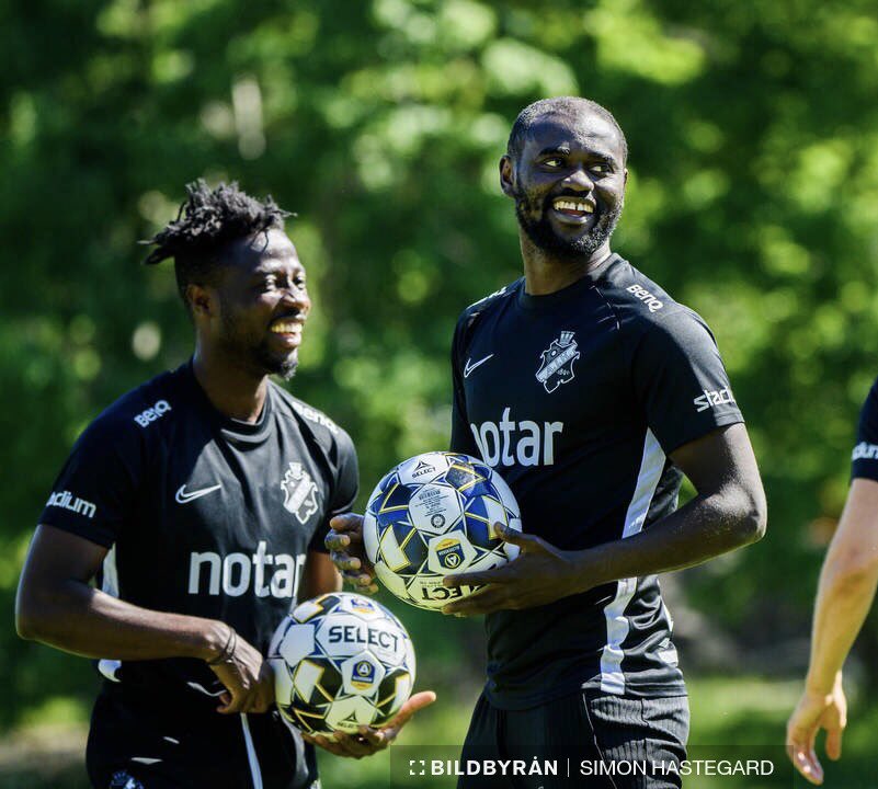 Happy birthday my boy <a href="/Ebenofori19/">Ebenezer Ofori</a> have a good one my bro 🙏🎉🎂🍾