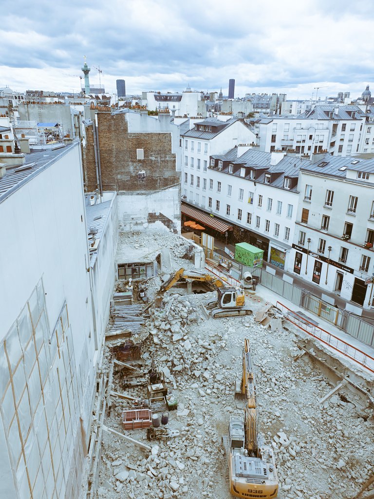 BastilleCedrick's tweet photo. Peut-on stopper ce chantier délirant de bureaux pour  #blablacar !! qui détruit tout, bilan carbone hallucinant, pollutions folles. Les habitants limitrophes appellent @Mairiedu11 sans réponse depuis des mois. Des actes ! @David_Belliard @EELVParis11 @LachaiseA @FVauglin https://t.co/jC0Qj0nVM1